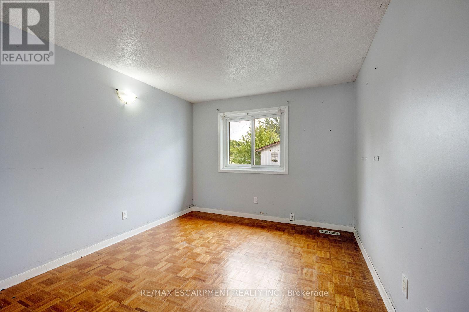 13 Holmstead Court Property Photo 16