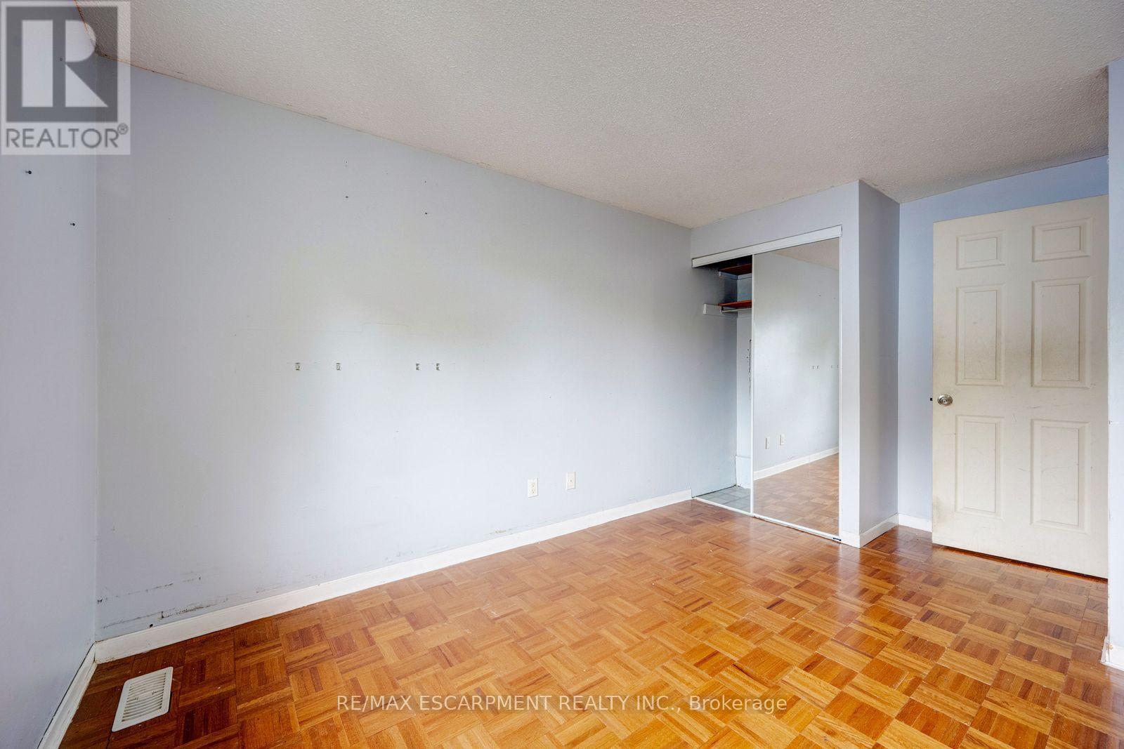 13 Holmstead Court Property Photo 17