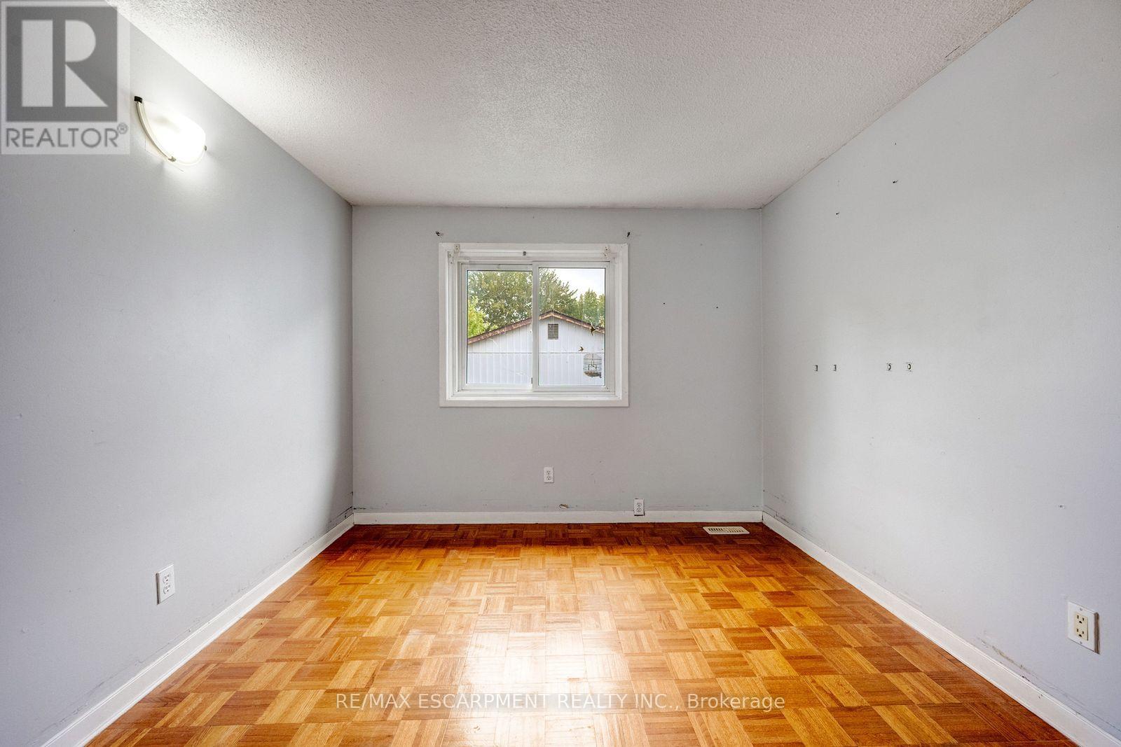13 Holmstead Court Property Photo 18