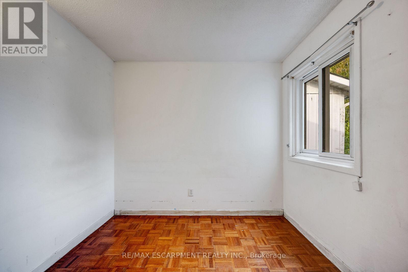 13 Holmstead Court Property Photo 28