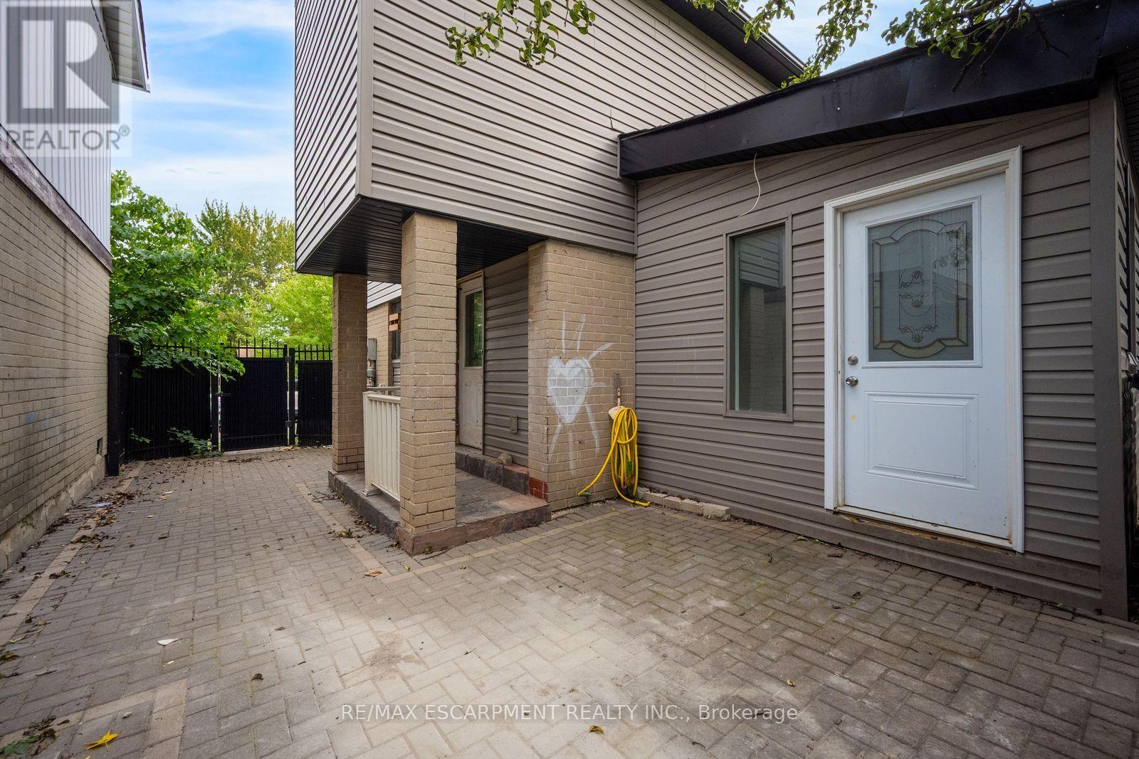 13 Holmstead Court Property Photo 36