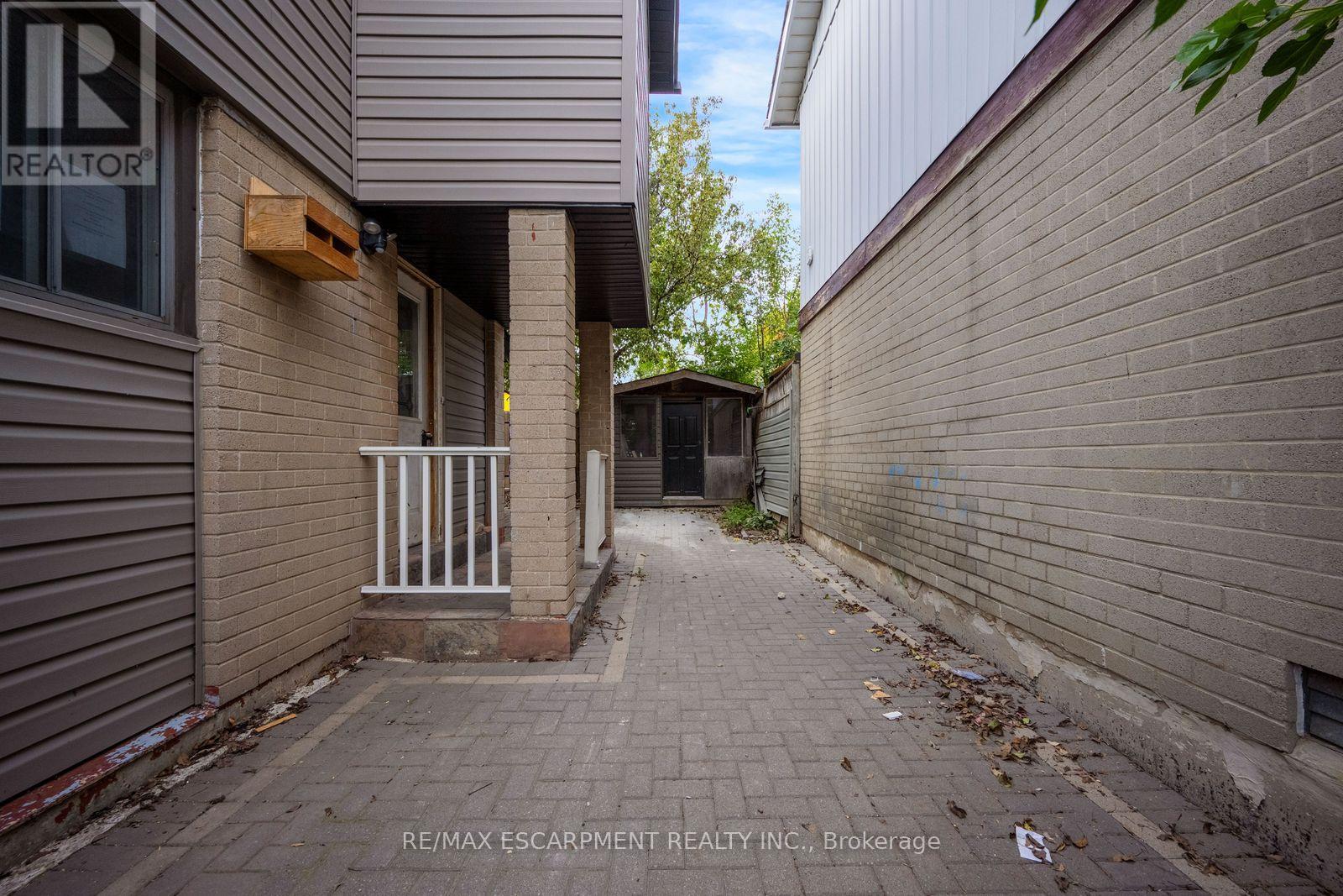 13 Holmstead Court Property Photo 37
