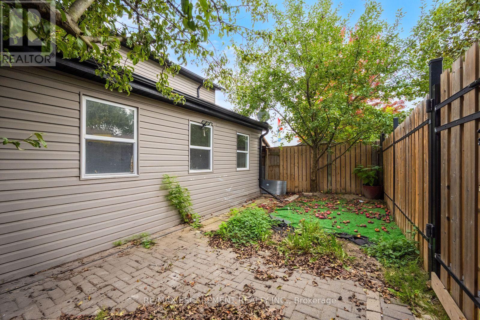 13 Holmstead Court Property Photo 39