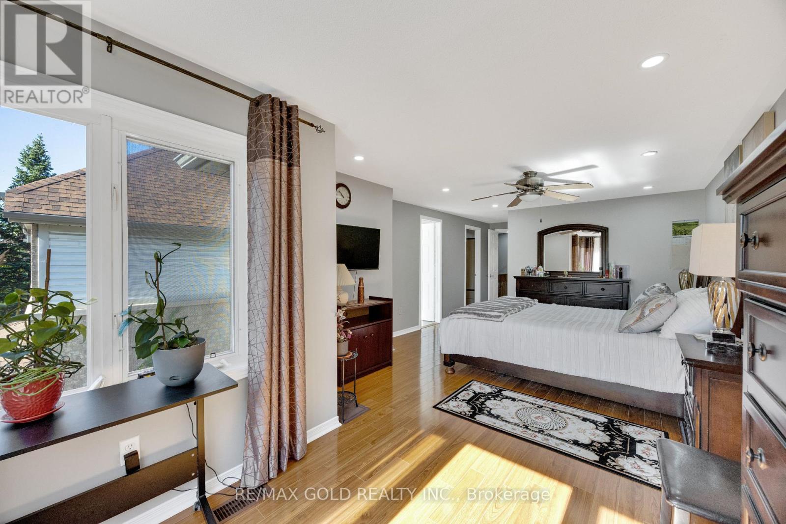 75 - 2555 Thomas Street Property Photo 27