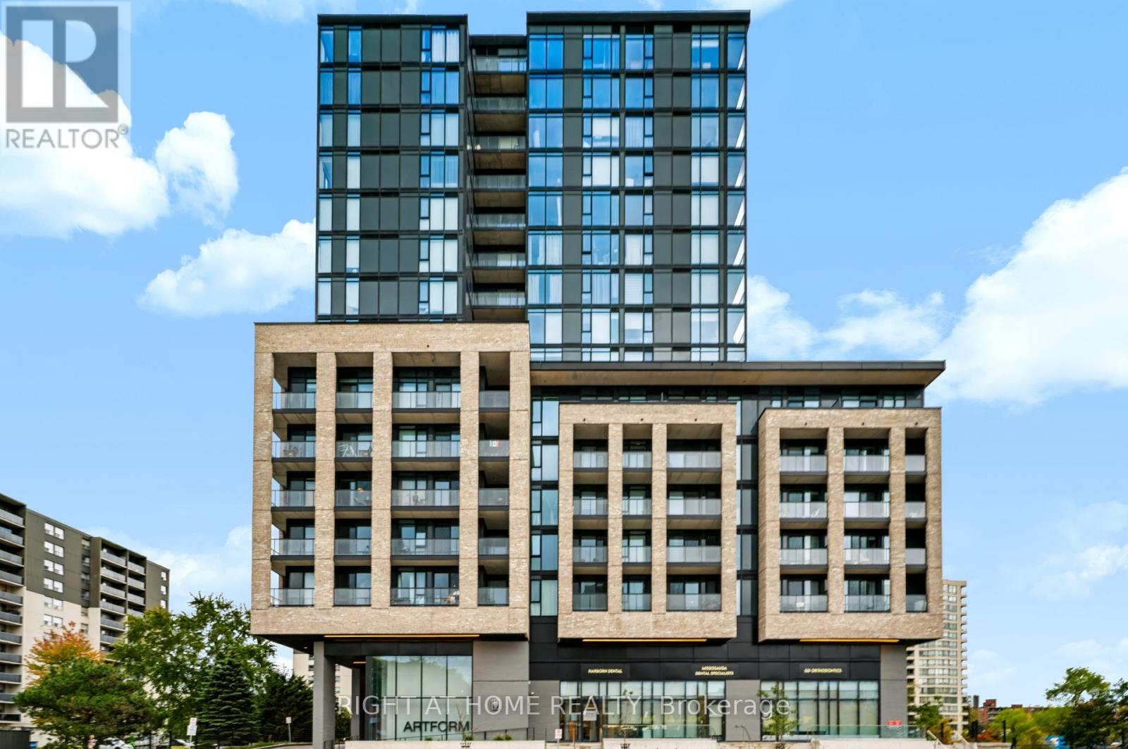 422 - 86 DUNDAS STREET E Property Photo 1
