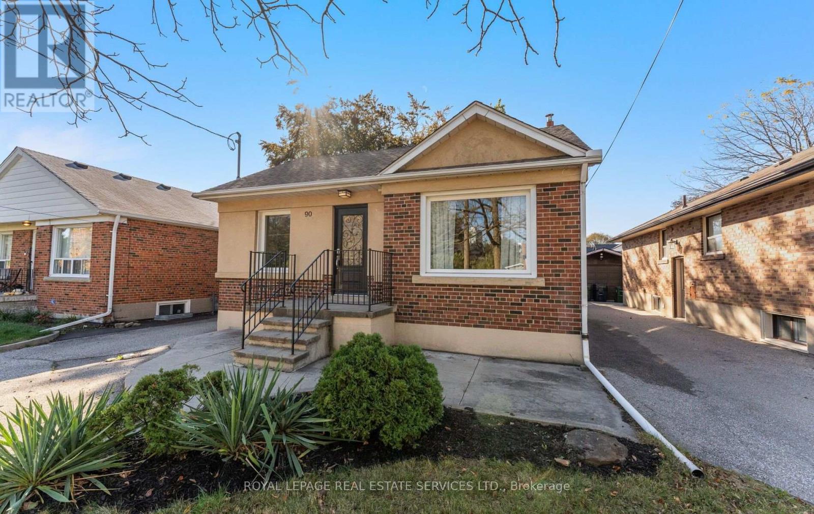 90 Silverhill Drive Property Photo 1