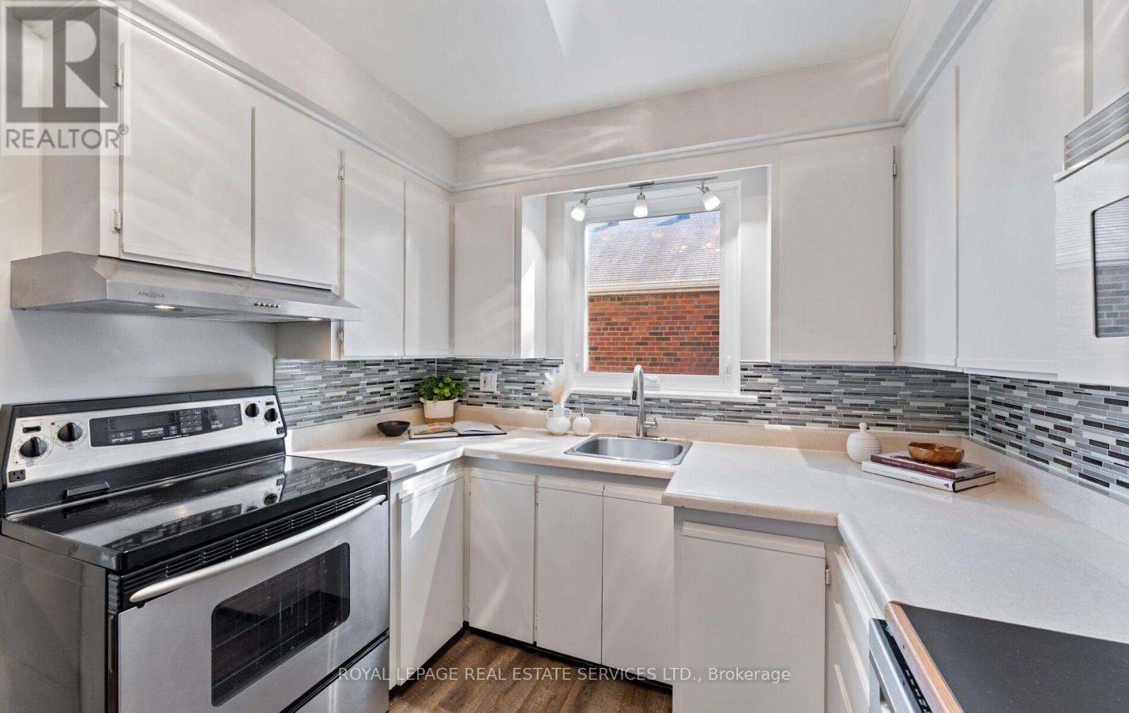 90 Silverhill Drive Property Photo 8