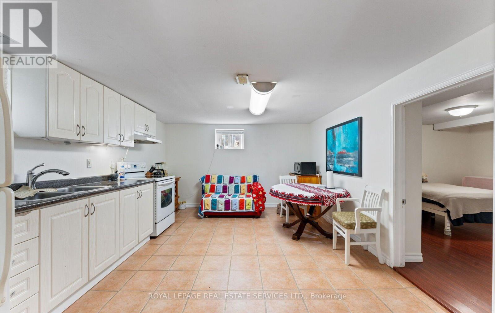 90 Silverhill Drive Property Photo 17