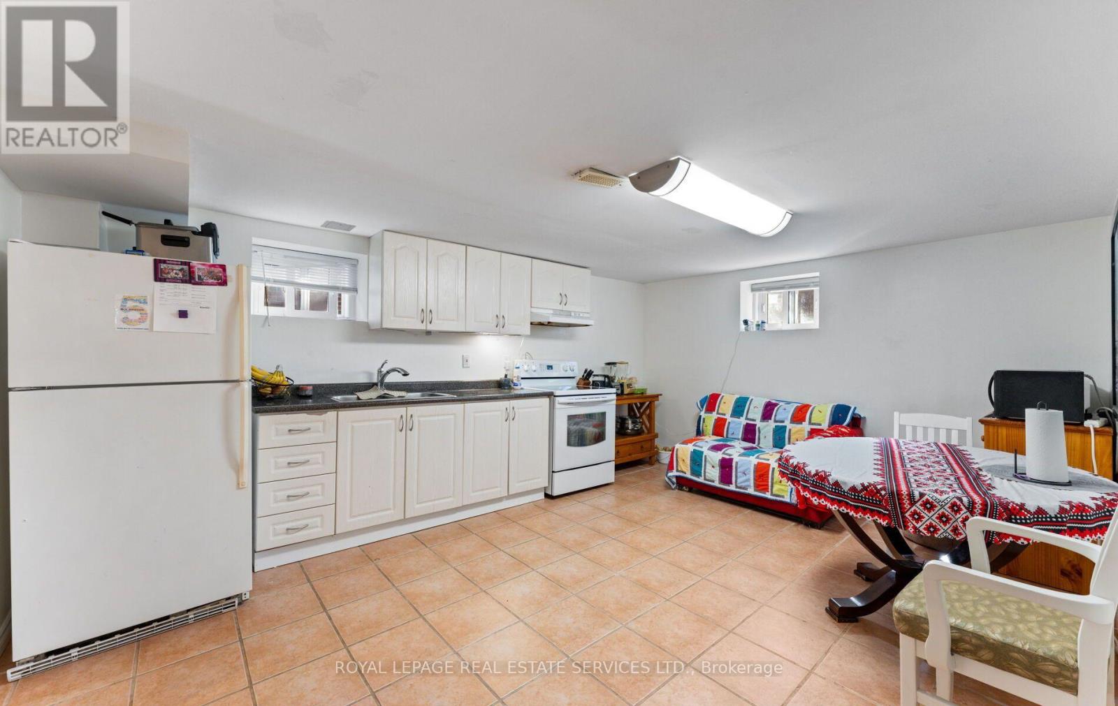 90 Silverhill Drive Property Photo 18