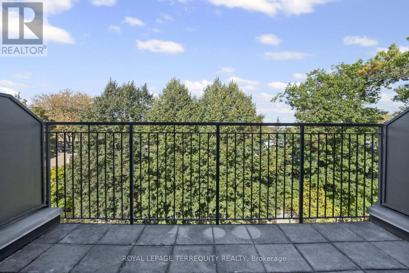 958 The Queensway Property Photo 18