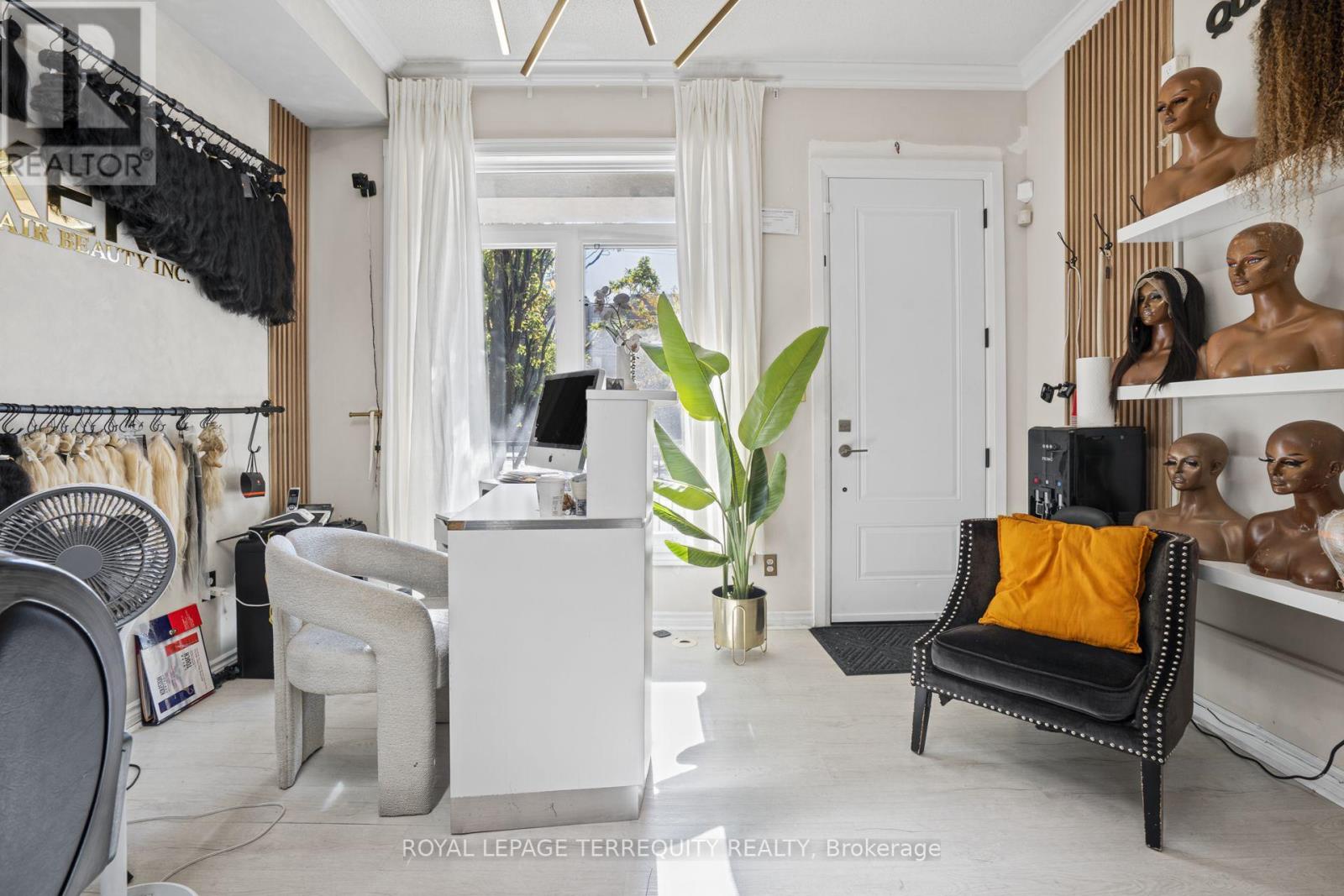 958 The Queensway Property Photo 41