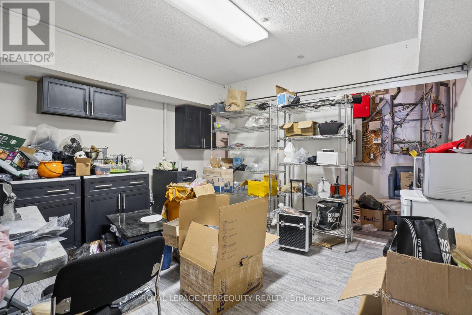 958 The Queensway Property Photo 49