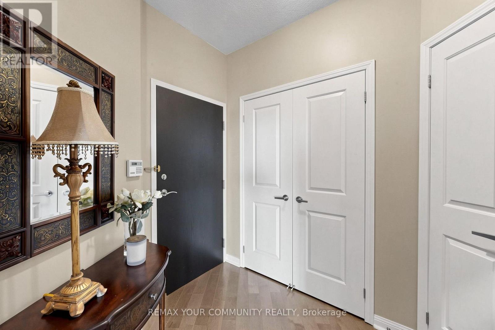 1506 - 15 Windermere Avenue Property Photo 9