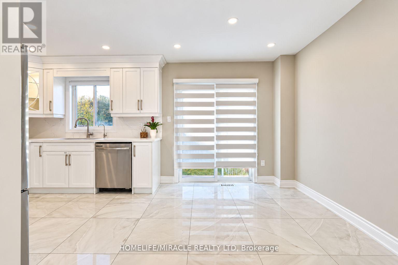 7683 Doverwood Drive Property Photo 12