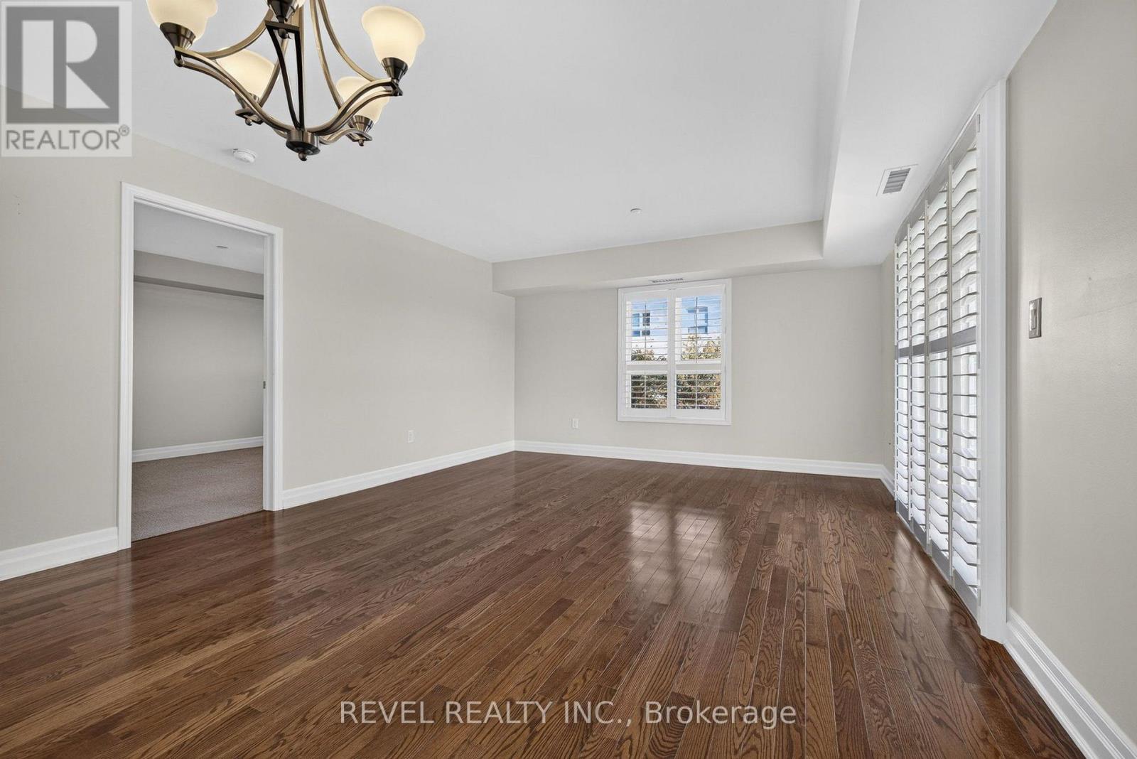 209 - 1045 Nadalin Heights Property Photo 7