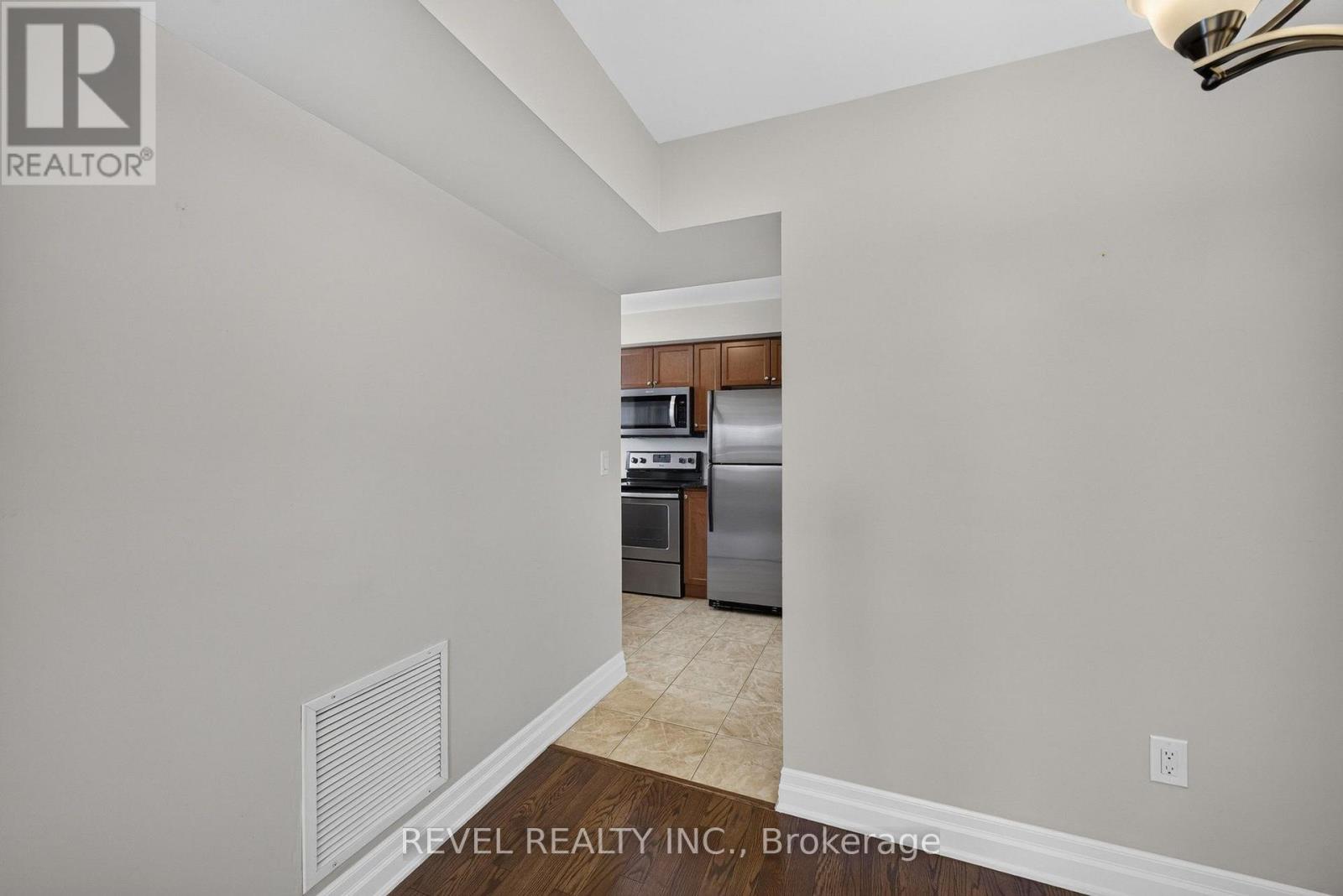209 - 1045 Nadalin Heights Property Photo 12