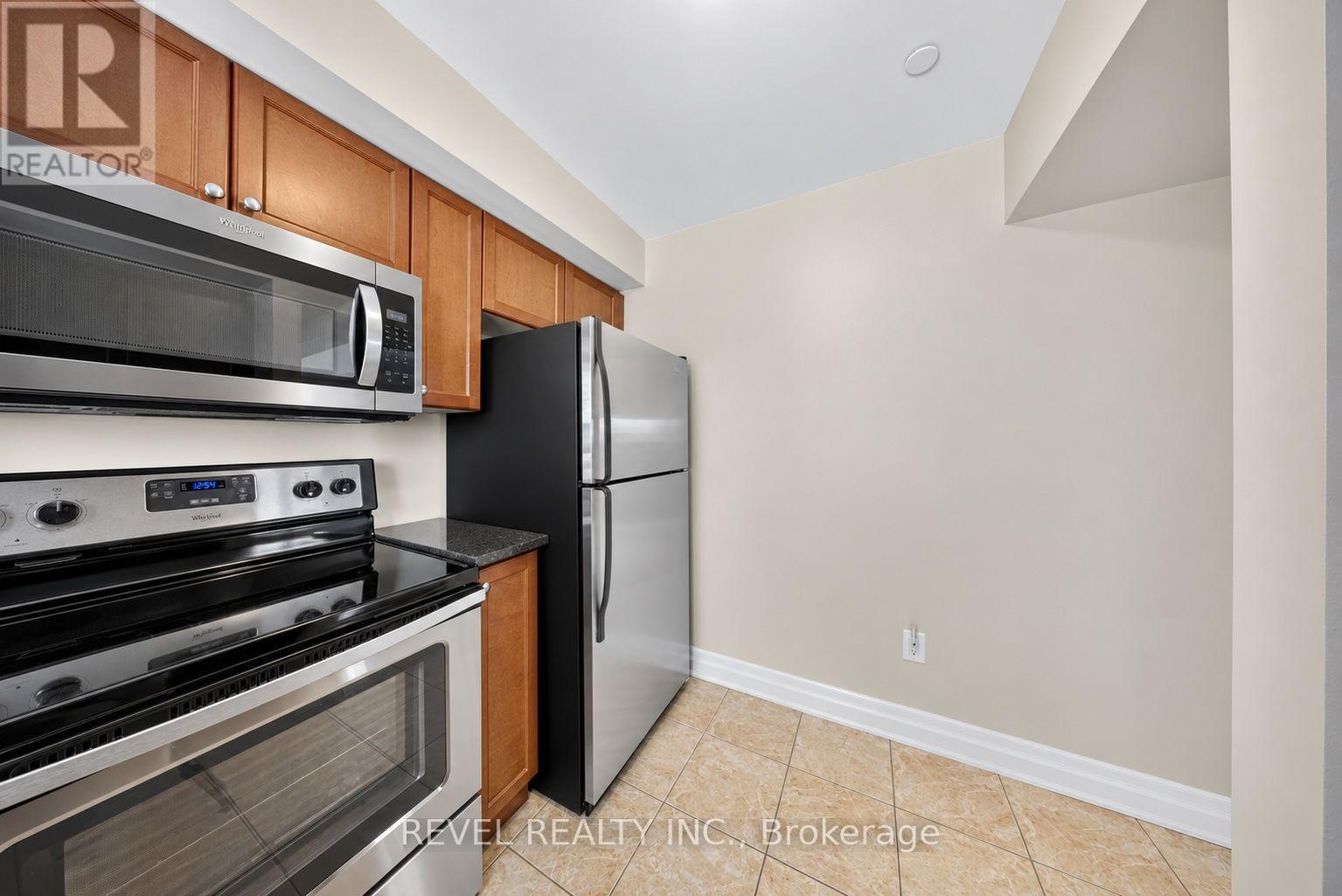 209 - 1045 Nadalin Heights Property Photo 14