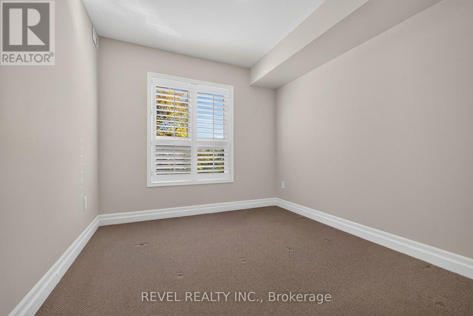 209 - 1045 Nadalin Heights Property Photo 21