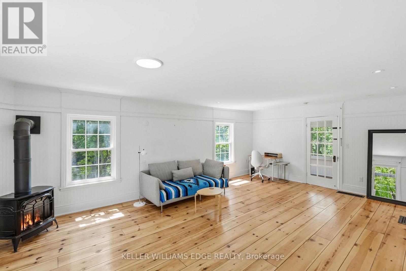 6123 Guelph Line Property Photo 16