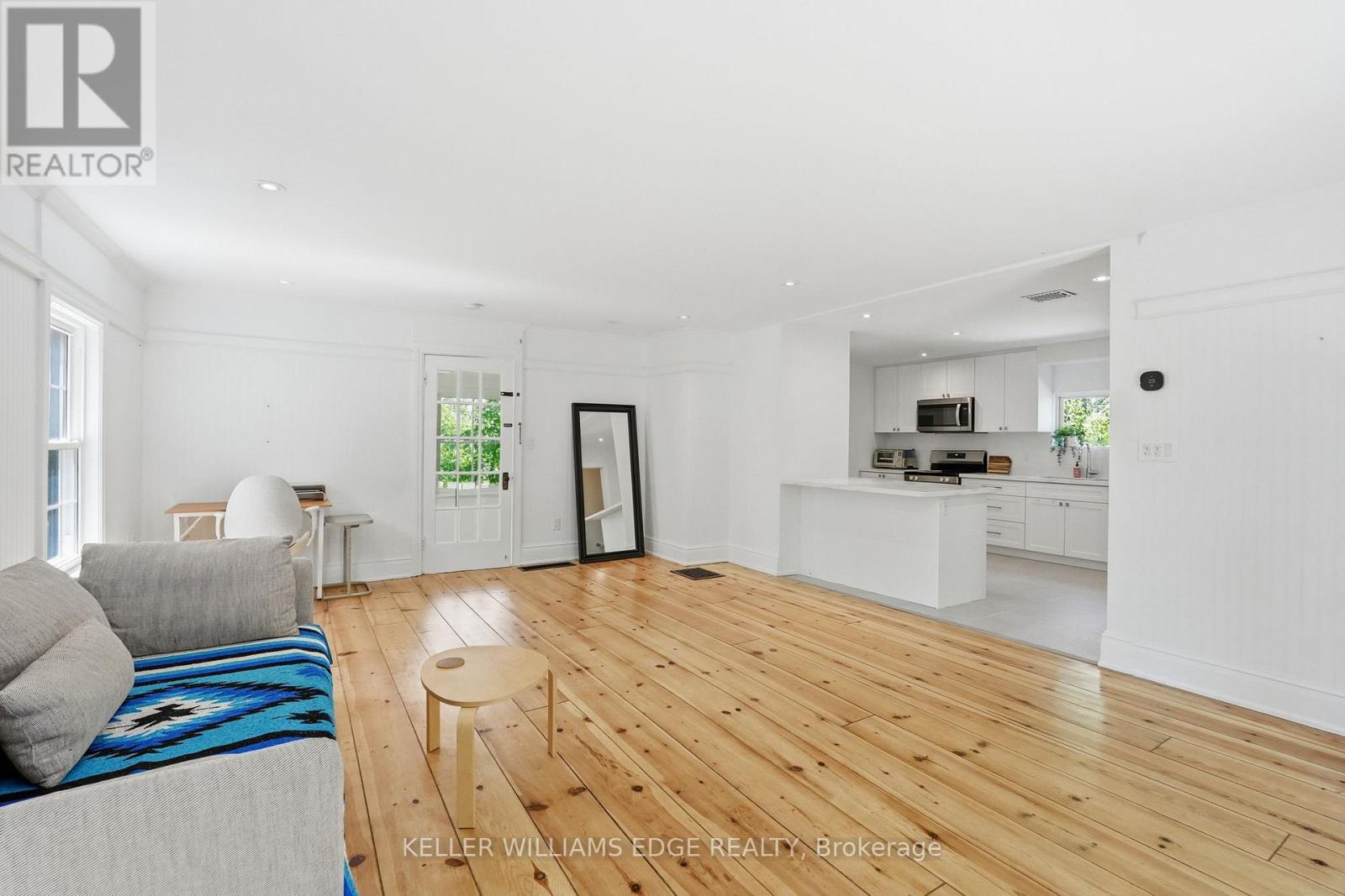 6123 Guelph Line Property Photo 17