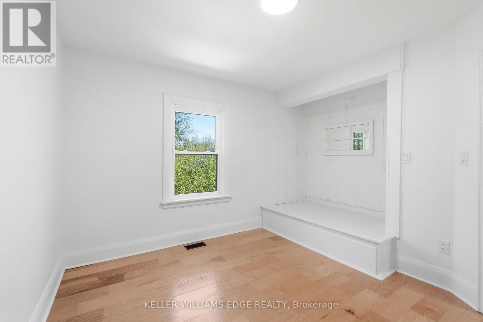 6123 Guelph Line Property Photo 28