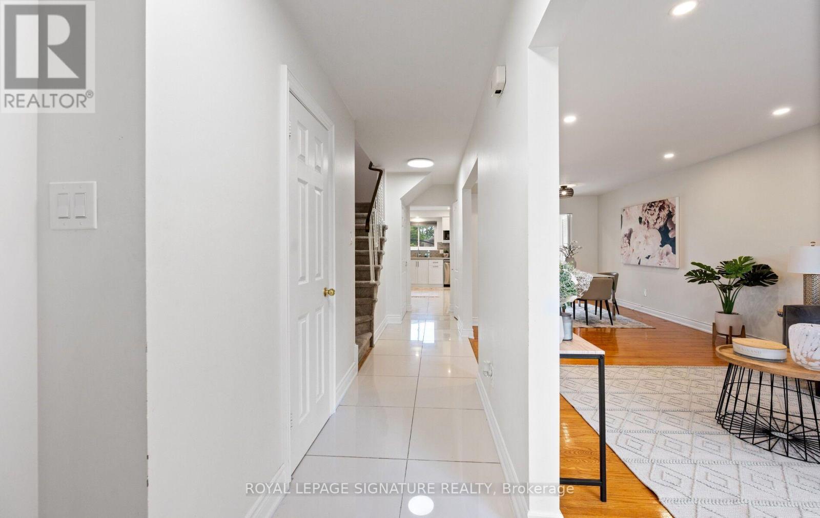 783 Dodsworth Crescent Property Photo 6