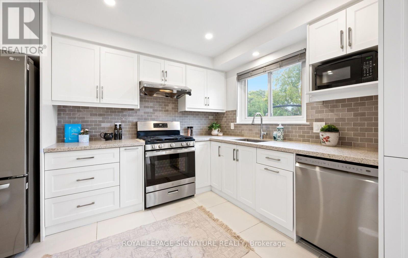 783 Dodsworth Crescent Property Photo 13