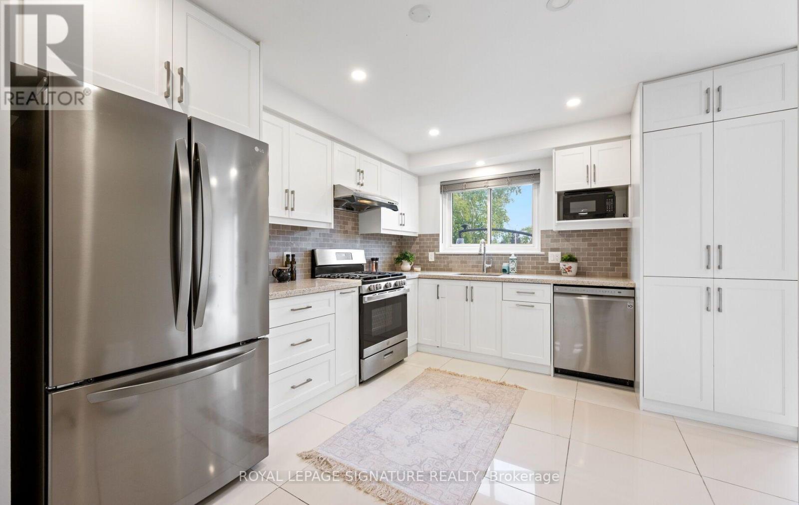 783 Dodsworth Crescent Property Photo 14
