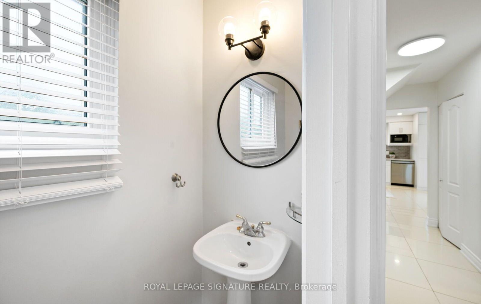 783 Dodsworth Crescent Property Photo 17