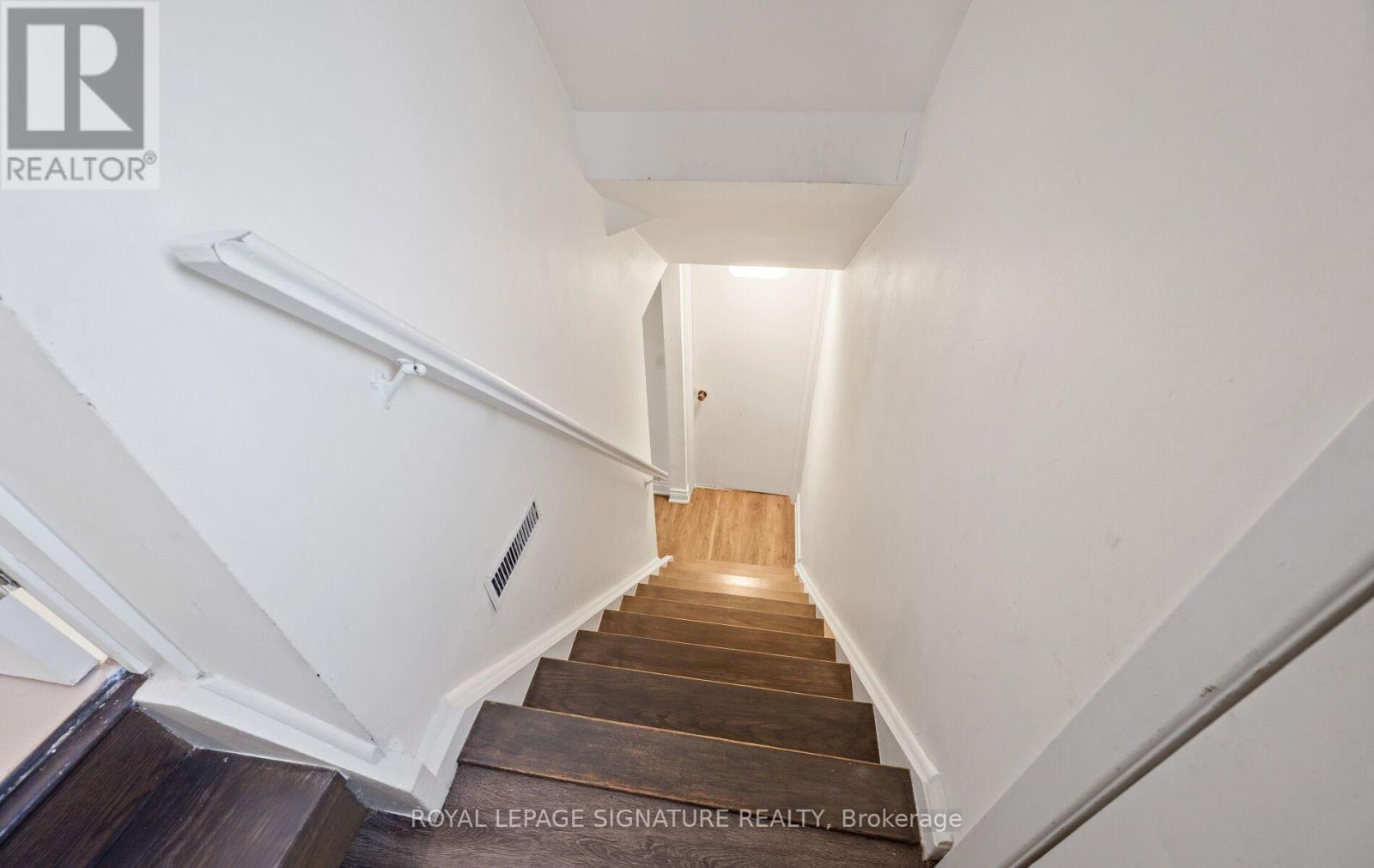 783 Dodsworth Crescent Property Photo 34
