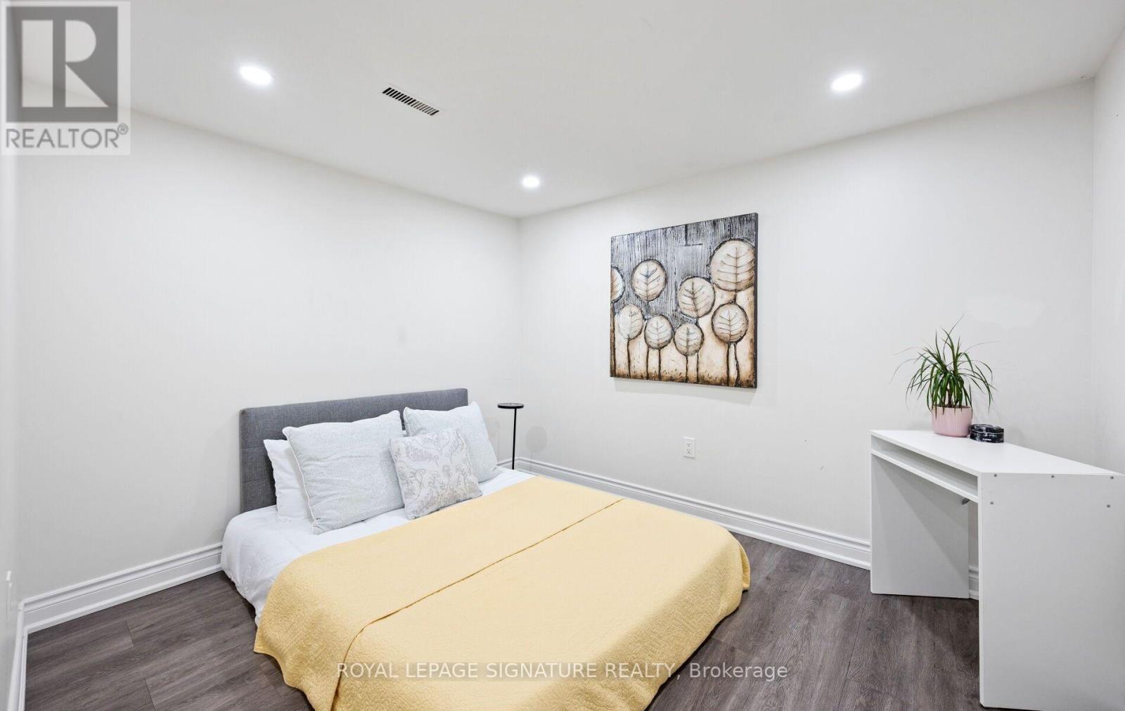 783 Dodsworth Crescent Property Photo 40