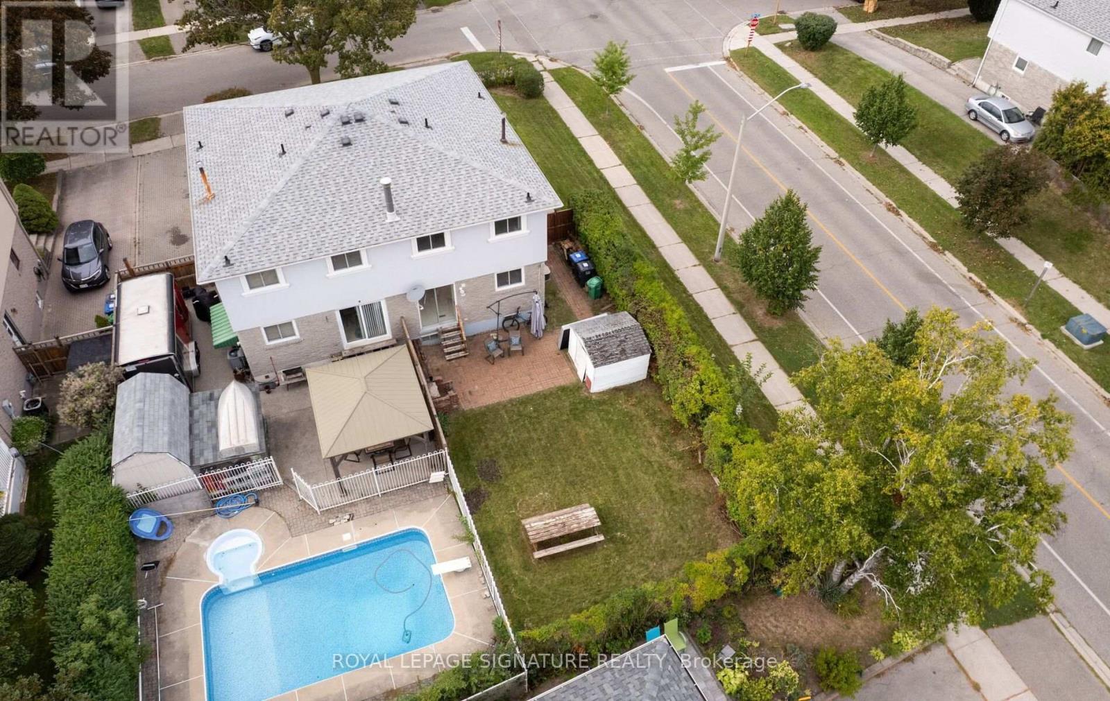783 Dodsworth Crescent Property Photo 47