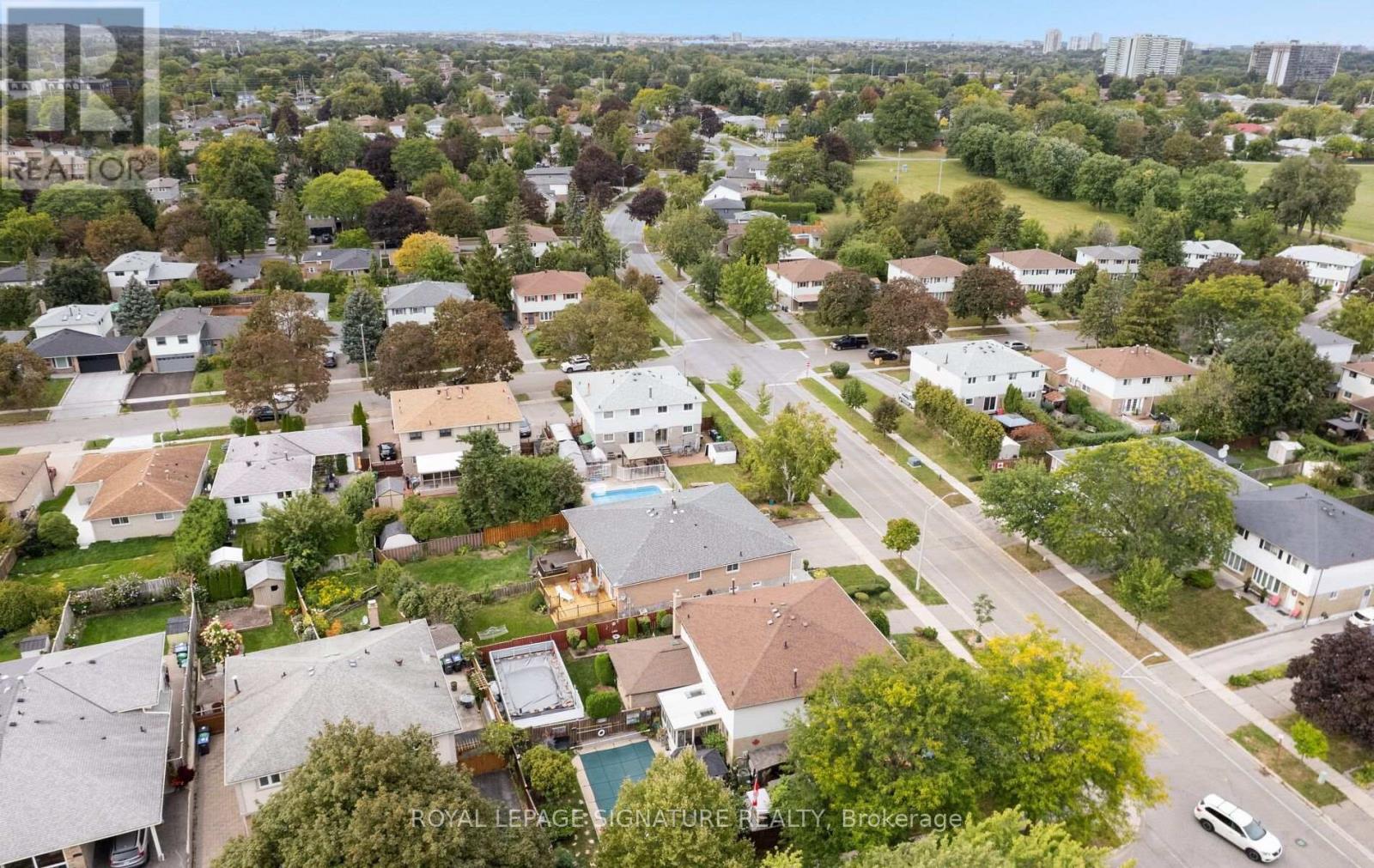 783 Dodsworth Crescent Property Photo 48