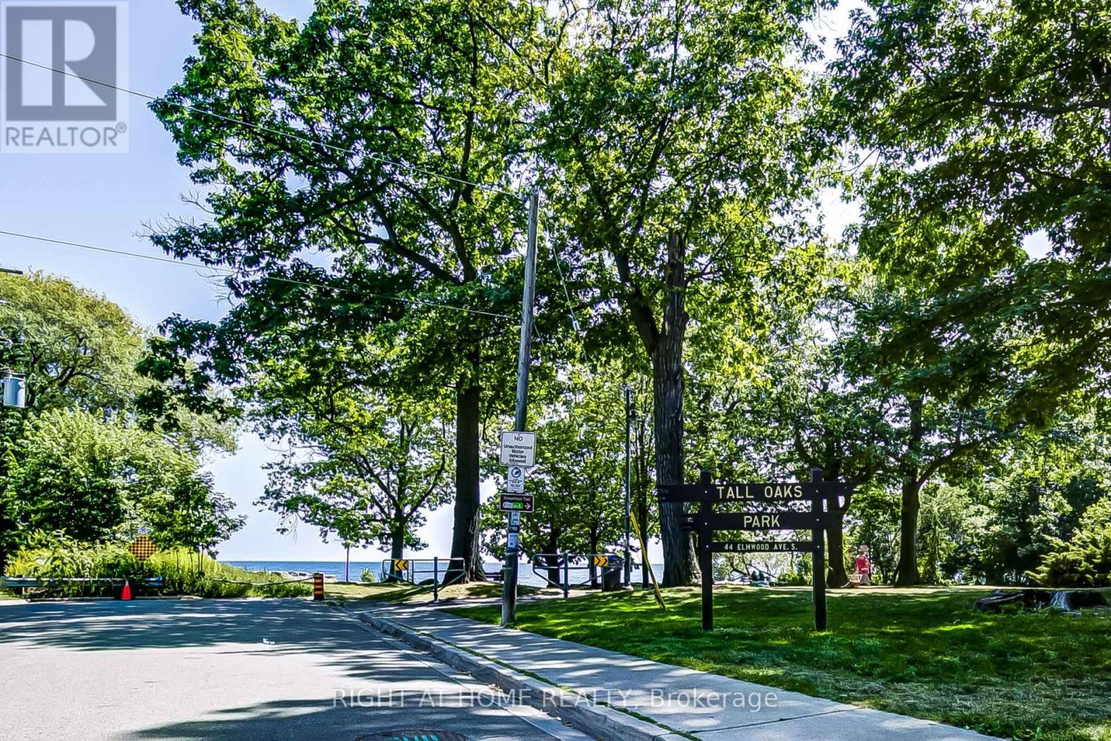 181 Lakeshore Road E Property Photo 7