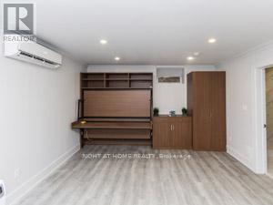 181 Lakeshore Road E Property Photo 33