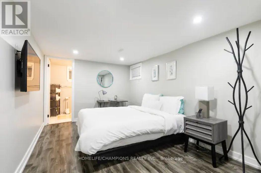 Bsmt - 112 Springhurst Avenue Property Photo 1