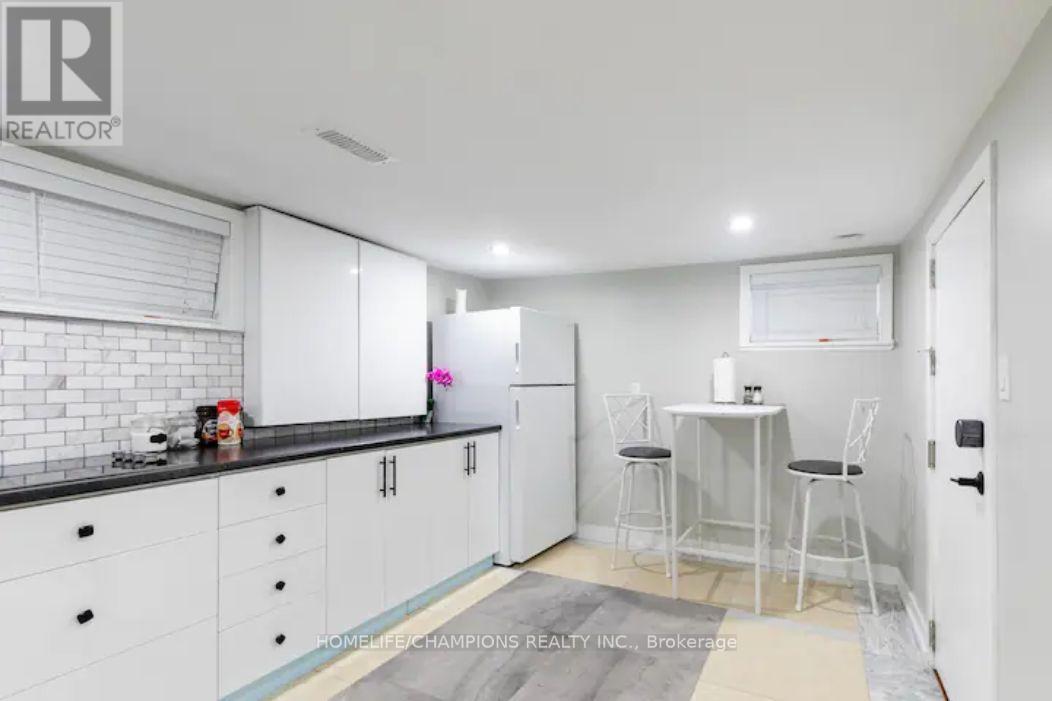Bsmt - 112 Springhurst Avenue Property Photo 3