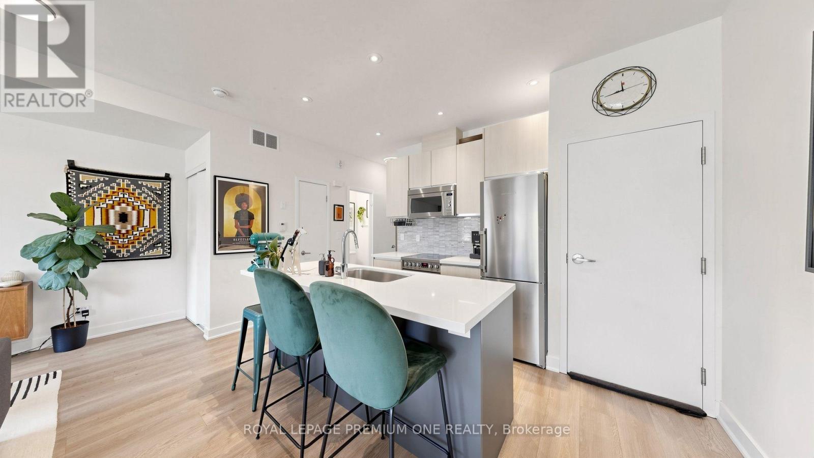 203 - 441 Jane Street Property Photo 6