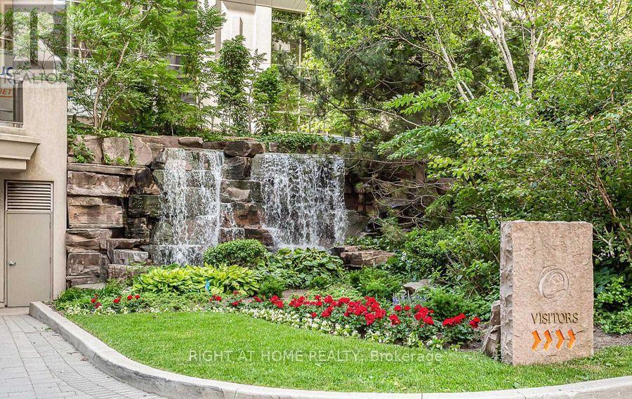 235 - 3888 Duke Of York Boulevard Property Photo 2
