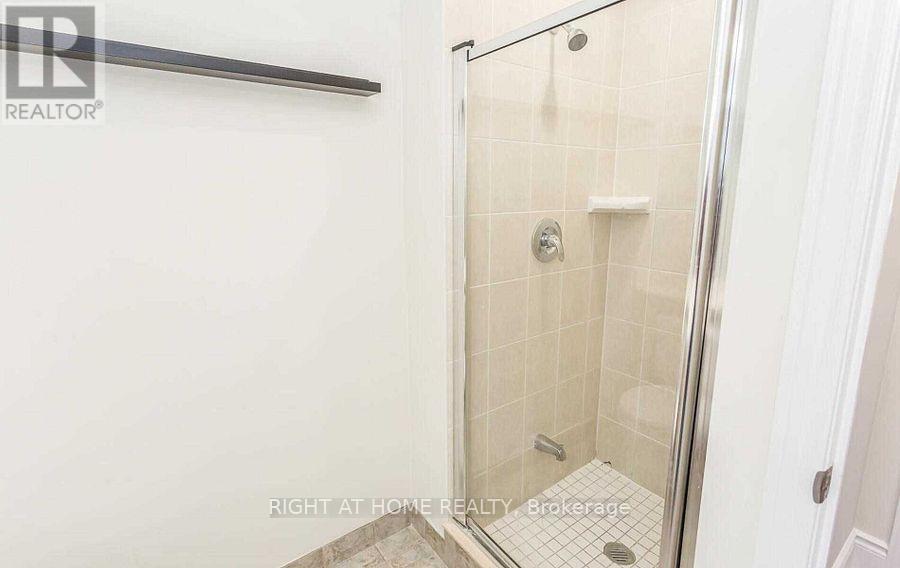 235 - 3888 Duke Of York Boulevard Property Photo 22