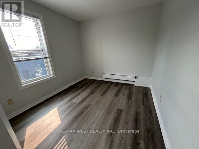 B - 88 Uxbridge Avenue Property Photo 4
