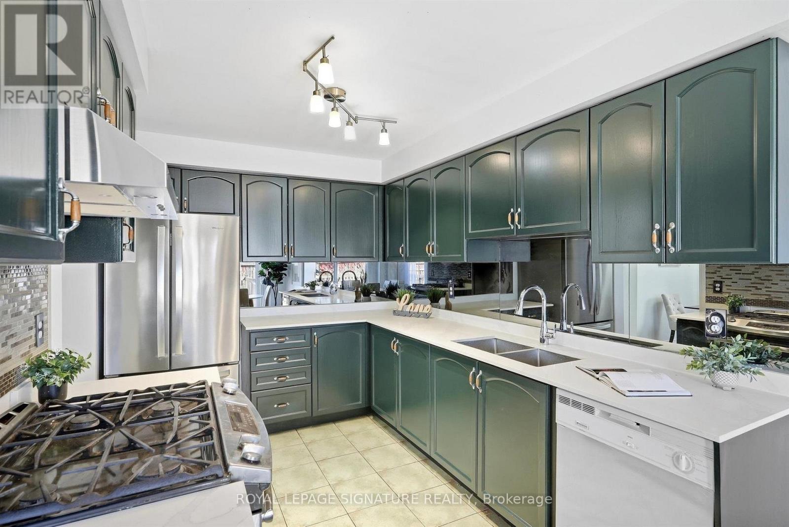 106 Heartleaf Crescent Property Photo 12