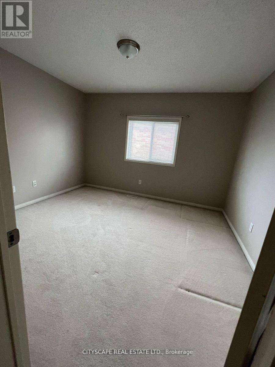 5436 Blue Spruce Avenue Property Photo 4