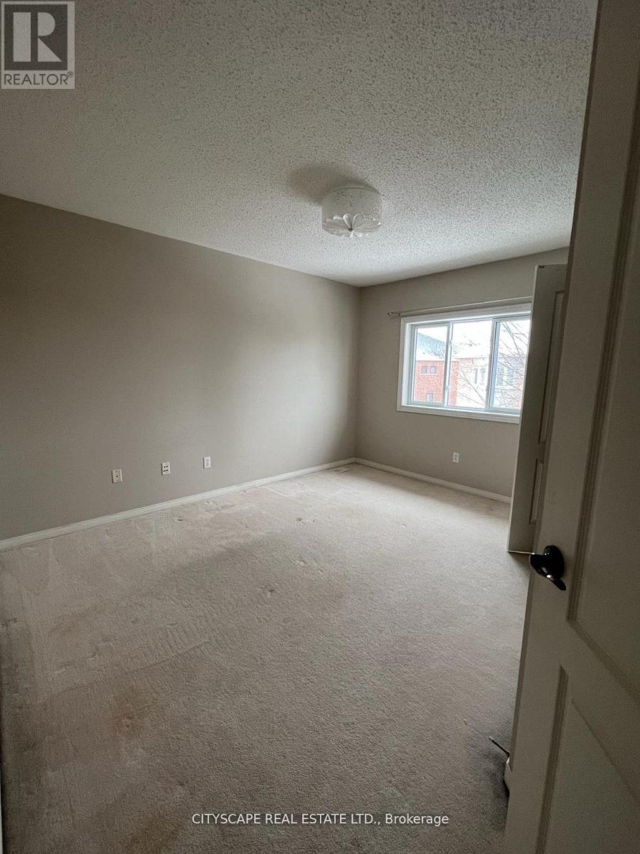 5436 Blue Spruce Avenue Property Photo 9