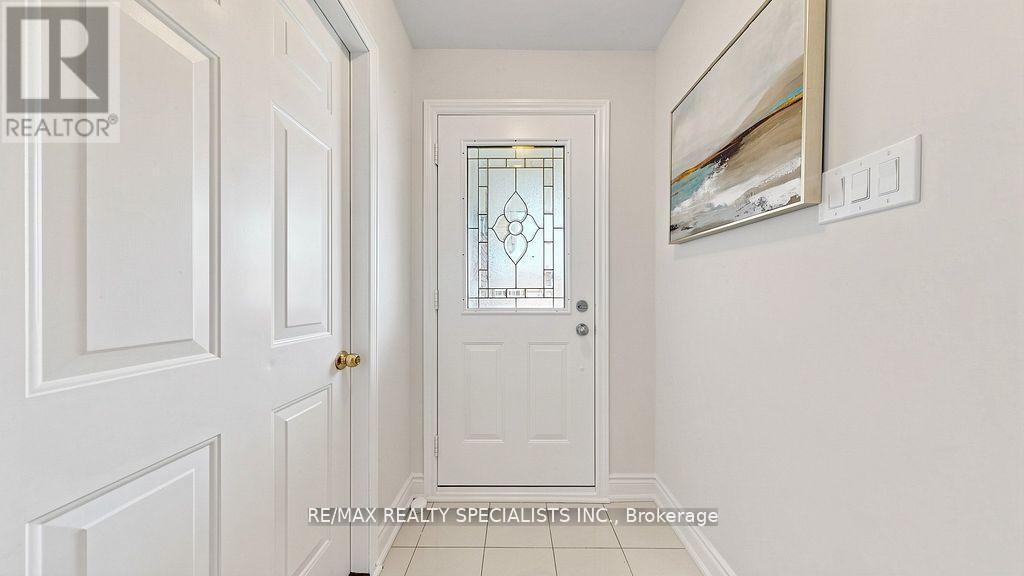 59 Sunforest Drive Property Photo 4
