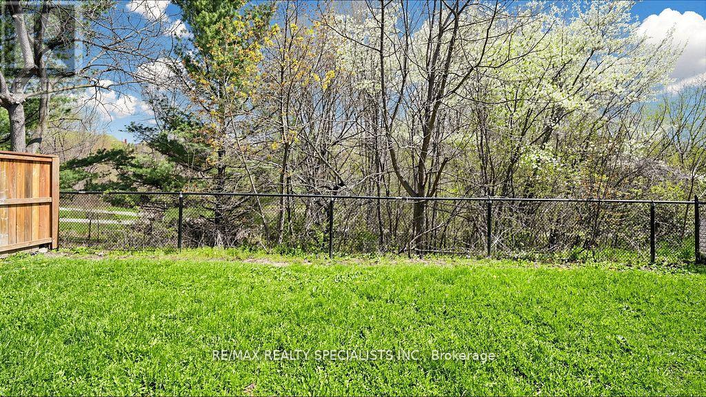 59 Sunforest Drive Property Photo 6