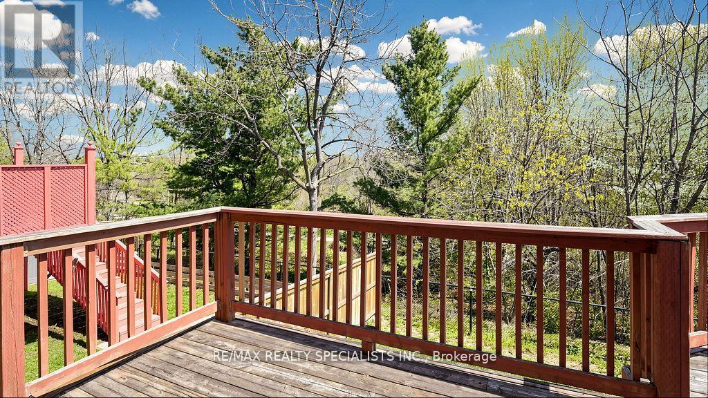 59 Sunforest Drive Property Photo 7