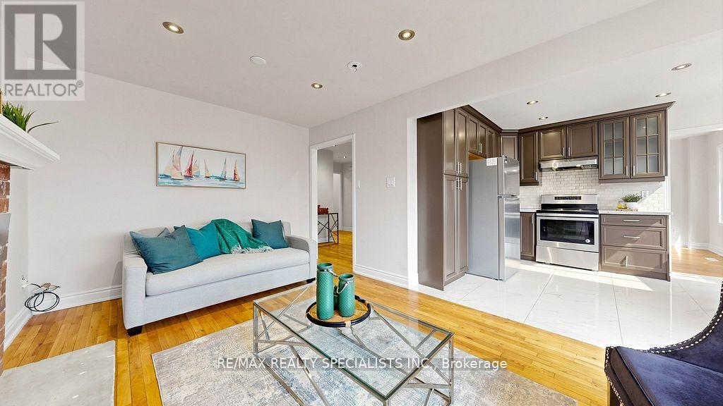 59 Sunforest Drive Property Photo 19