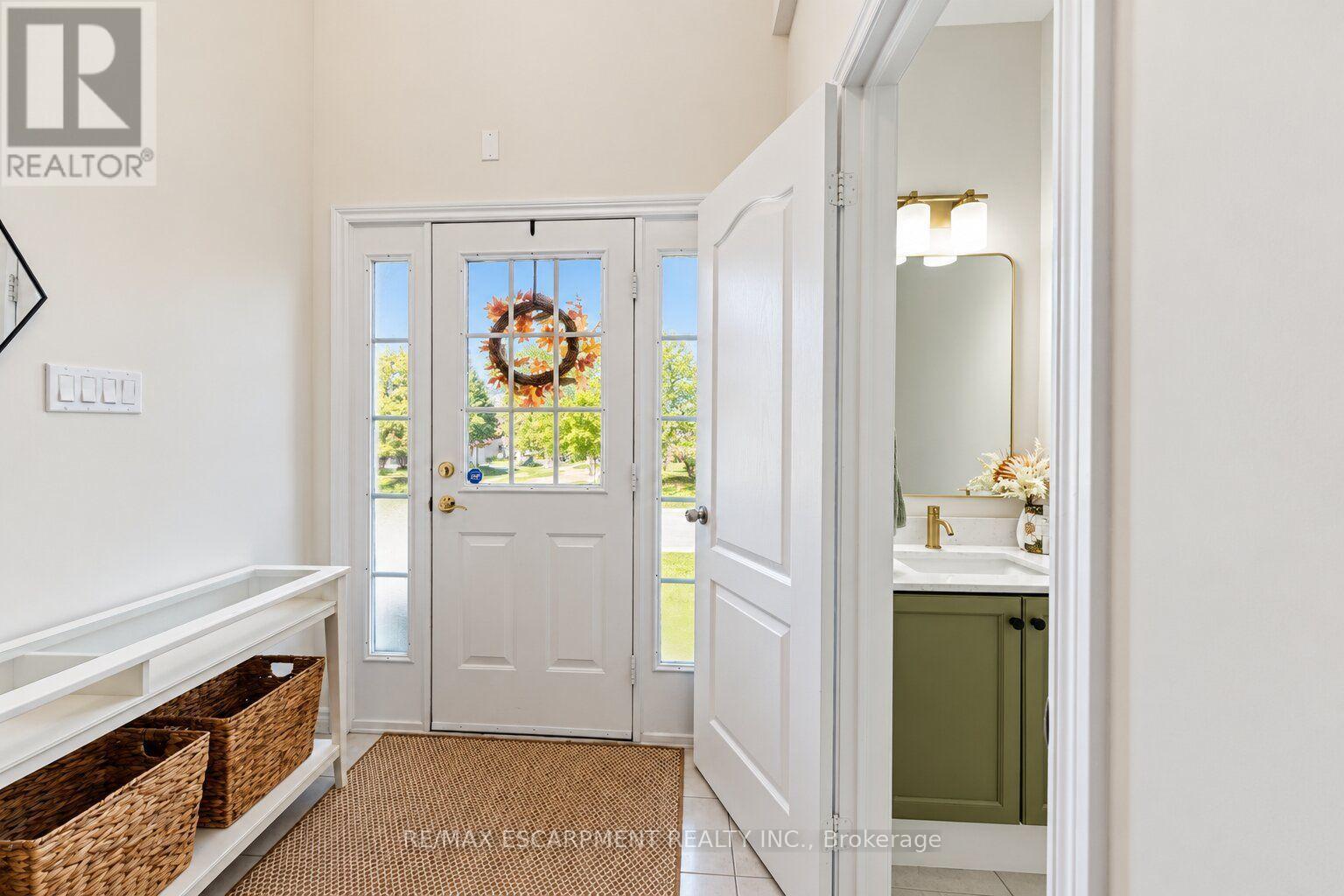 24 - 1375 Stephenson Drive Property Photo 3