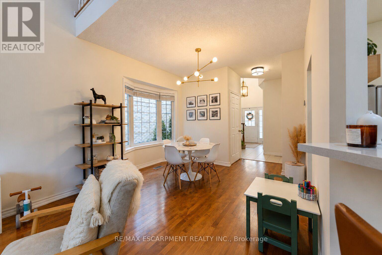 24 - 1375 Stephenson Drive Property Photo 4